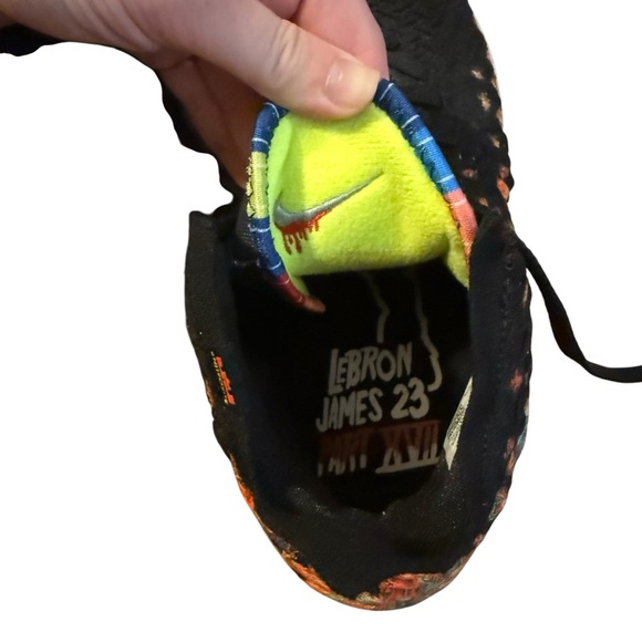 NIKE Lebron XVII 17 Black Multi-color James Gang Size 12 - Picture 4 of 6